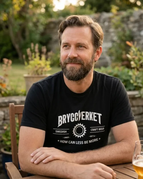 Bryggverket- How can less be more? T-shirt Svart